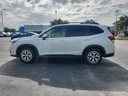 Used 2019 Subaru Forester Premium AWD/4WD image 5