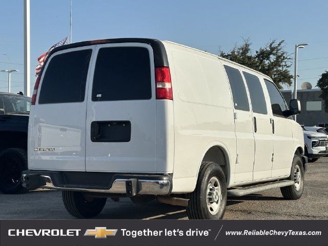 Used 2025 Chevrolet Express 2500 w/ Driver Convenience Package RWD image 4