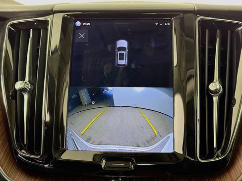 Used 2023 Volvo XC60 B5 Plus AWD/4WD image 14