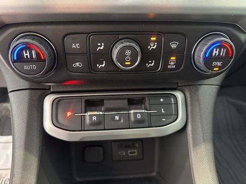 Certified 2023 GMC Acadia SLT w/ Elevation Edition image 27