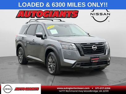 Used 2024 Nissan Pathfinder SV w/ Black Appearance Package