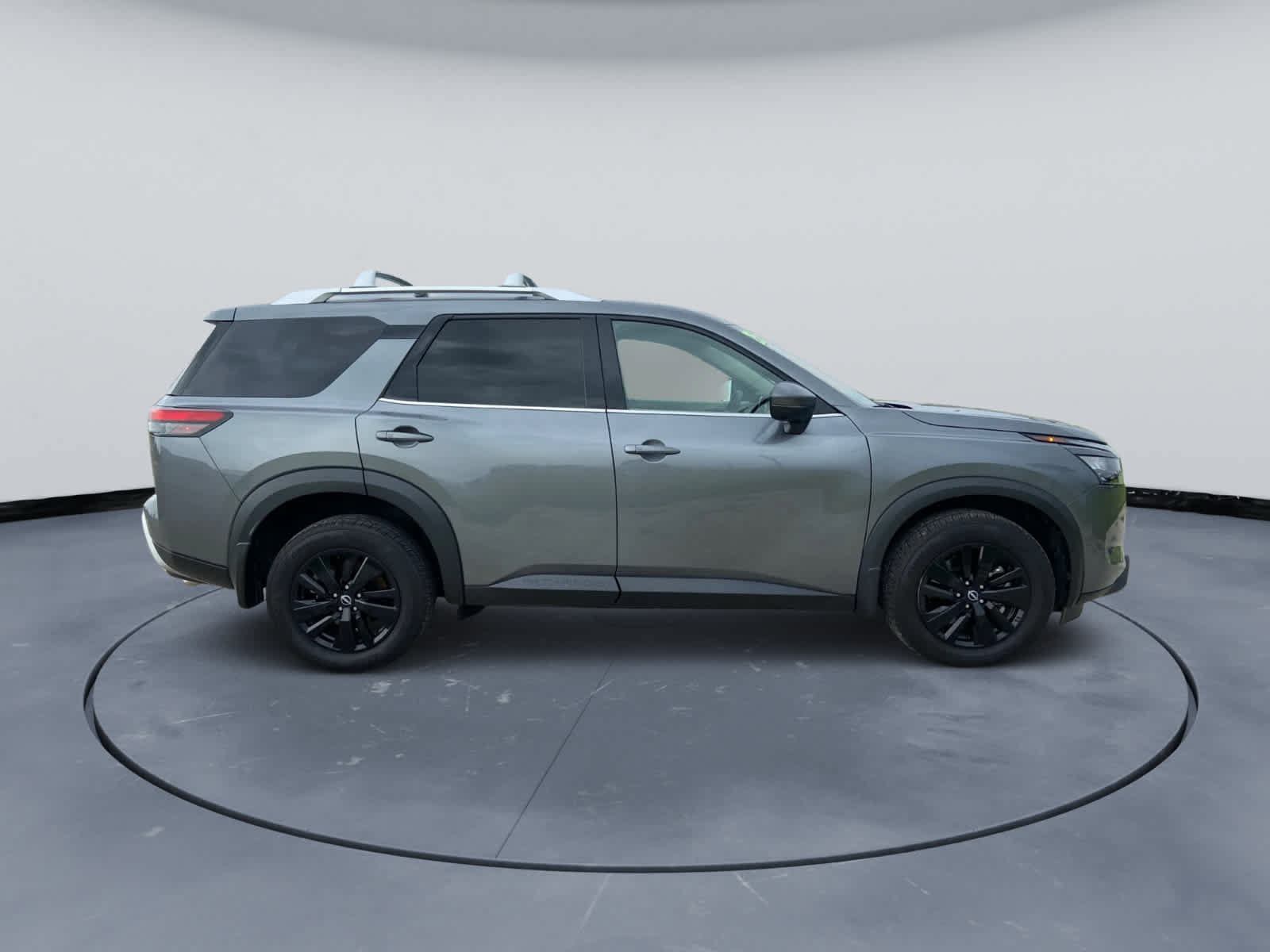Used 2025 Nissan Pathfinder SL w/ Cargo Package AWD/4WD image 3