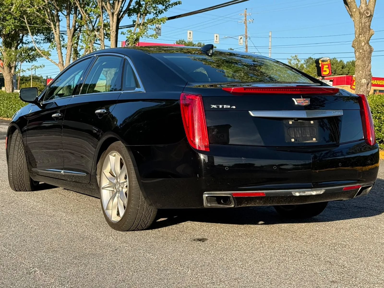 Used 2016 Cadillac XTS Premium w/ Driver Assist Package AWD/4WD image 4