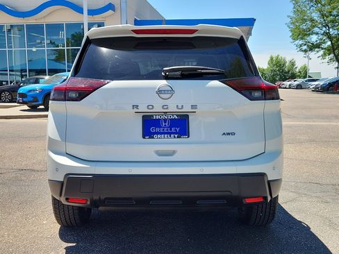 Used 2024 Nissan Rogue S AWD/4WD image 4