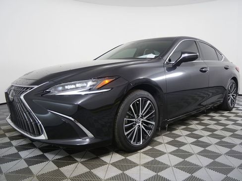 Used 2024 Lexus ES 300h F Sport image 8
