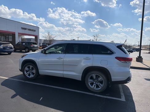 Used 2019 Toyota Highlander Limited w/ Protection Package #3 image 7