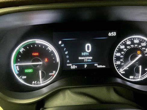 Used 2024 Toyota Sienna Platinum image 24