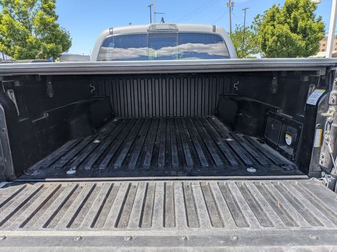 Used 2020 Toyota Tacoma TRD Off-Road AWD/4WD image 30