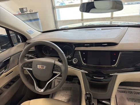 Used 2024 Cadillac XT6 Premium Luxury w/ LPO, Floor Liner Package AWD/4WD image 24