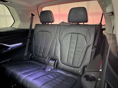 Used 2021 BMW X7 xDrive40i w/ Premium Package AWD/4WD image 24