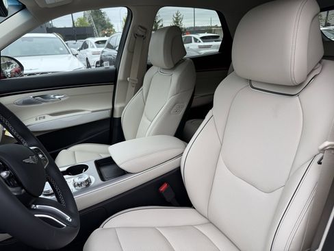 Used 2026 Genesis GV70 2.5T Advanced image 10