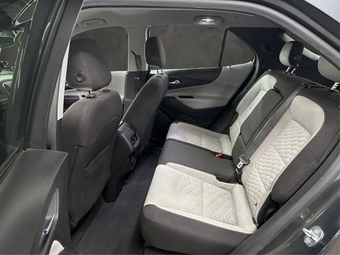 Used 2020 Chevrolet Equinox LS image 28