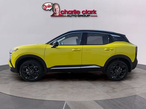 New 2026 Nissan Kicks SR FWD image 3