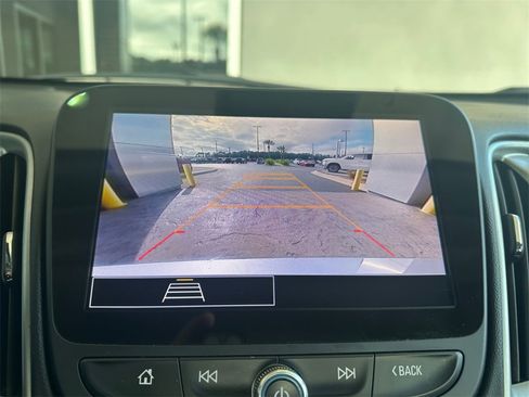 Used 2024 Chevrolet Malibu LT image 21