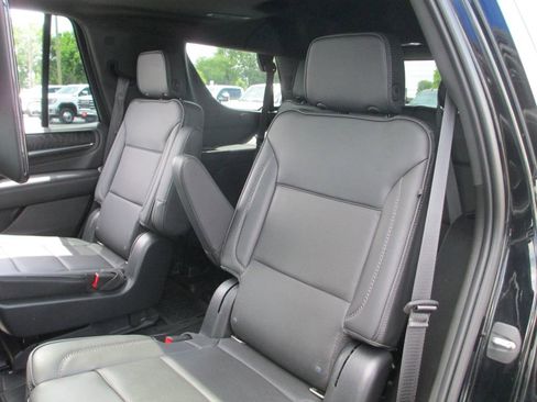 Used 2022 GMC Yukon Denali w/ Denali Ultimate Package AWD/4WD image 24
