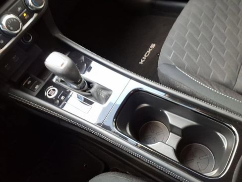 Used 2024 Nissan Kicks SV image 26