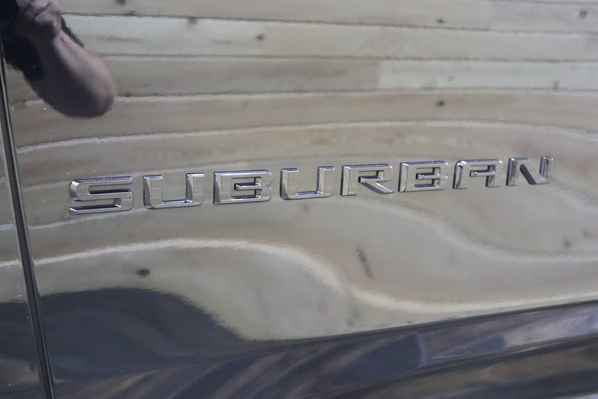 Used 2026 Chevrolet Suburban RST RWD image 15