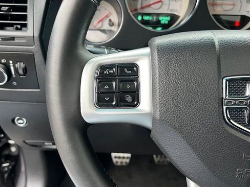 Used 2014 Dodge Challenger R/T image 17