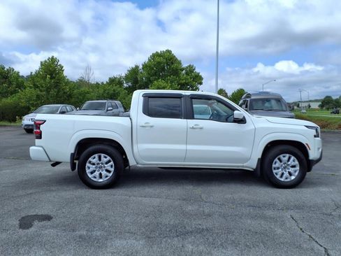 Certified 2024 Nissan Frontier SV w/ SV Convenience Package image 15