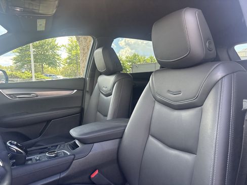 New 2025 Cadillac XT5 Luxury image 26