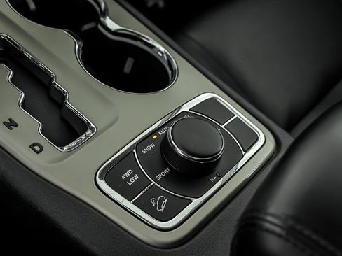 Used 2013 Jeep Grand Cherokee Limited AWD/4WD image 29