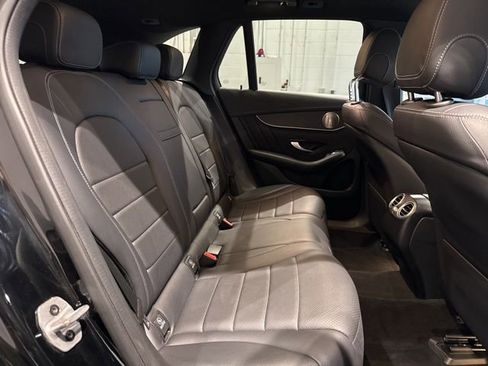 Used 2022 Mercedes-Benz GLC 300 4MATIC w/ AMG Line image 32