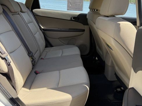 Used 2010 Hyundai Elantra GLS FWD image 13