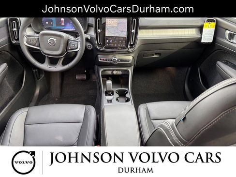 New 2026 Volvo XC40 B4 Core image 7