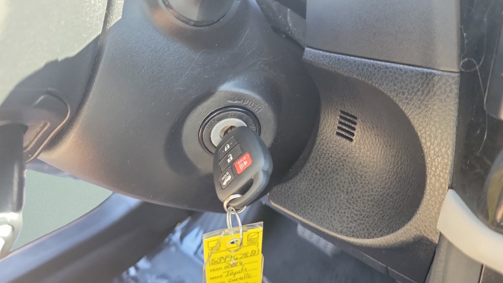 Used 2014 Toyota Corolla LE FWD image 22