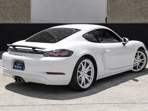 Used 2018 Porsche 718 Cayman S w/ Sportdesign Package RWD image 7