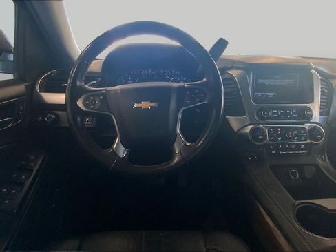 Used 2017 Chevrolet Suburban LT RWD image 5