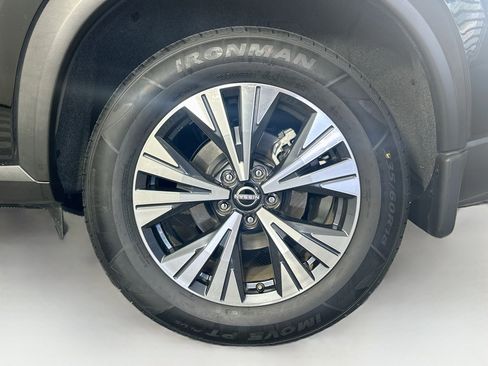 Used 2023 Nissan Rogue SV FWD image 11