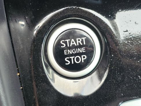 Used 2024 Nissan Versa SV w/ Trunk Package image 21