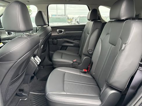 New 2025 Kia Sorento SX image 16