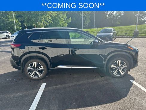 Used 2023 Nissan Rogue SL w/ SL Premium Package FWD image 4