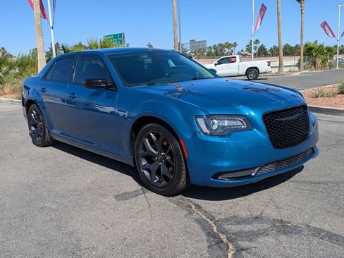 Used 2020 Chrysler 300 Touring w/ Sport Appearance Package RWD image 5