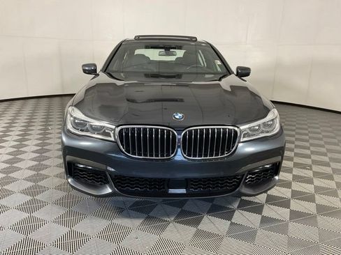 Used 2018 BMW 750i xDrive w/ Autobahn Package AWD/4WD image 2
