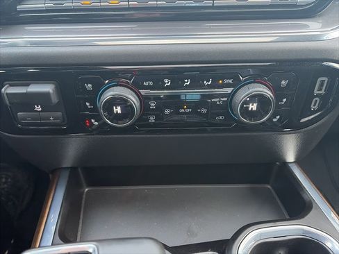 Used 2023 Chevrolet Silverado 1500 High Country w/ High Country Premium Package AWD/4WD image 28