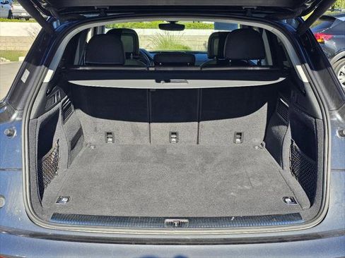 Used 2020 Audi Q5 e Premium w/ Convenience Package image 7