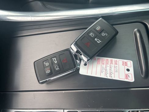 Used 2018 Land Rover Range Rover Sport SE image 41