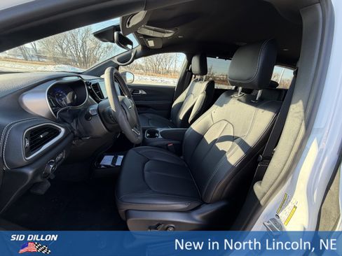 New 2026 Chrysler Pacifica Select image 15