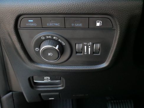 Used 2022 Jeep Grand Cherokee Summit w/ Advanced Protech Group IV AWD/4WD image 26