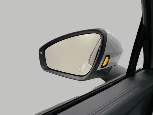 New 2025 Volkswagen Tiguan SE image 20