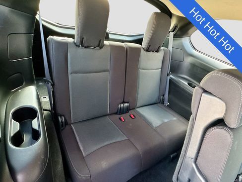 Used 2020 Nissan Pathfinder S image 25