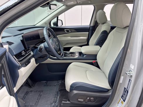 Used 2025 Kia Carnival SX Prestige FWD image 17