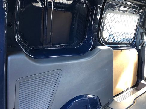 Used 2020 Ford Transit Connect XLT image 22