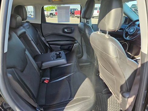 Used 2021 Jeep Compass Latitude FWD image 31