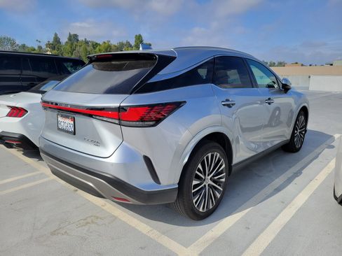 Used 2023 Lexus RX 350 w/ Cold Area Package image 4