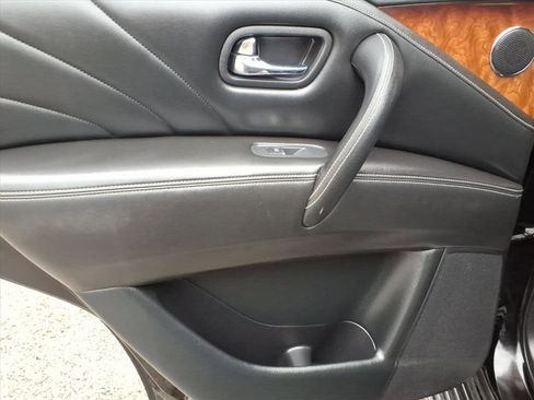 Used 2015 INFINITI QX80 w/ Deluxe Technology Package image 15