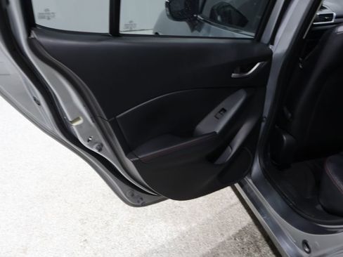 Used 2014 MAZDA MAZDA3 i Grand Touring image 19